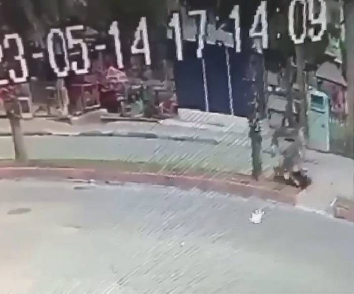 Antalya’da İki Gencin Can Verdiği Feci Kaza Güvenlik Kamerasına Yansıdı