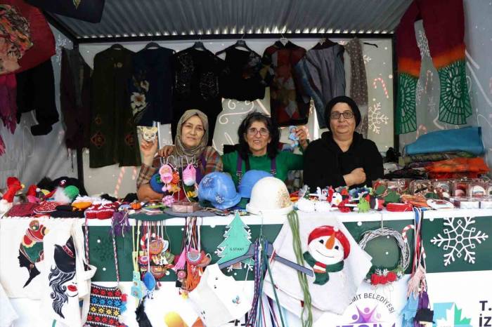 Kadınların El Emeği Ürünleri Stantlarda Yerini Aldı