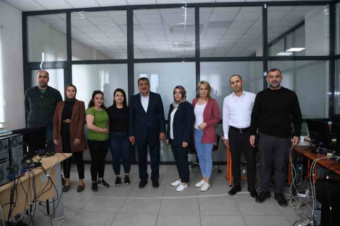 Büyükşehir Çağrı Merkezi, Hafta Sonu Binin Üzerinde Çağrıyı Çözüme Kavuşturdu