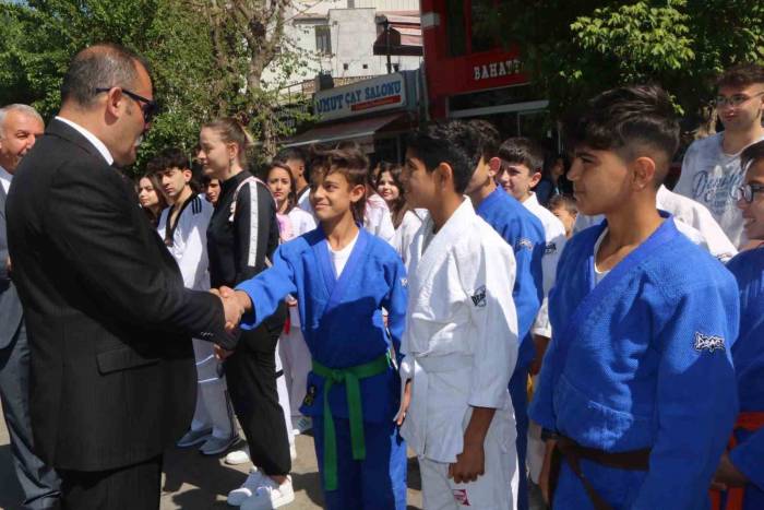 Siirt’te Gençlik Haftası Kutlamaları Başladı