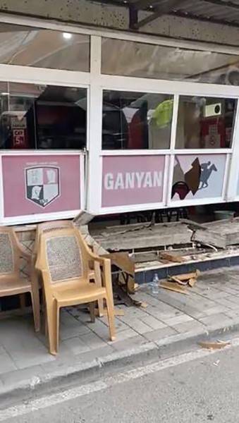 Silivri’de Kadın Sürücü Ganyan Bayiine Çarptı: 1 Ölü