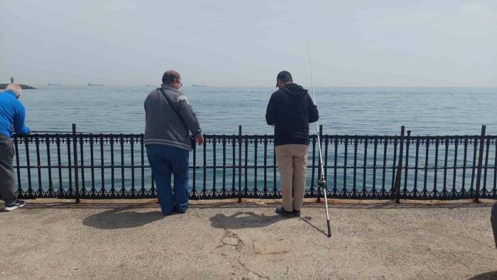 Olta Balıkçıları Hem Stres Attı Hem De Balık Tuttu