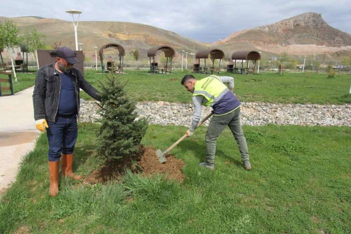 Bayburt Belediyesinin Temizlik Ve Bakım Çalışmaları Hız Kesmeden Devam Ediyor