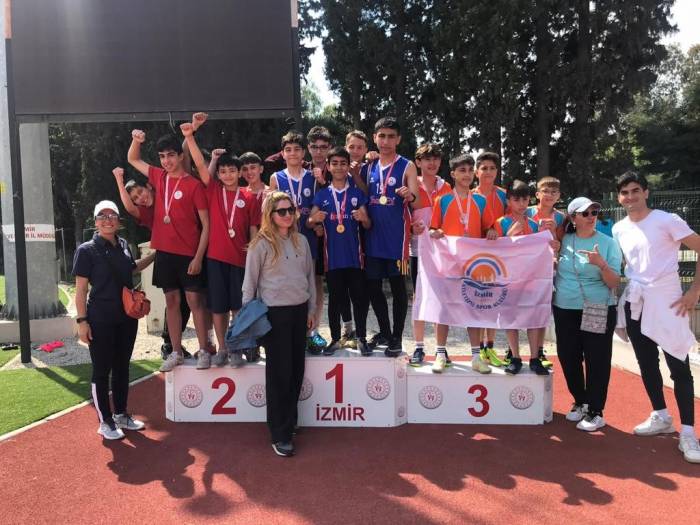 Bayraklılı Atletizmciler Yarı Finalde