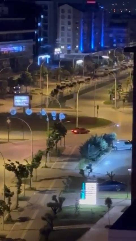 Dakikalarca Drift Attı...bursa’daki Trafik Magandası Kamerada
