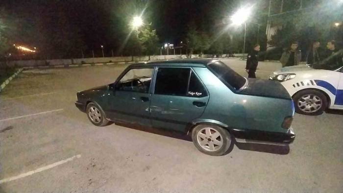 Polis Otosuna Çarpıp Kaçan Sürücü Yakalandı