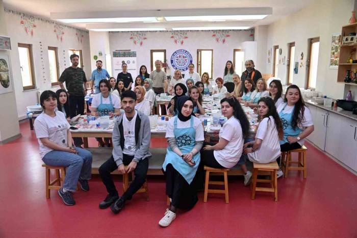 "sanata Dönüşen Motifler" Projesi Türk Kültürel Mirası Geleceğe Taşınıyor