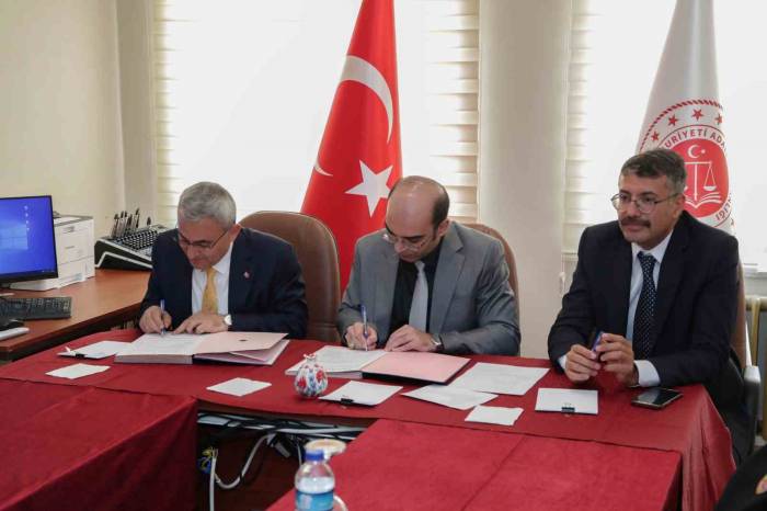 Kütahya Belediyesi’nden Kültürel Protokol
