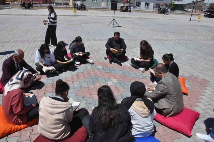 Bulanık’ta Okuma Etkinliği Düzenlendi
