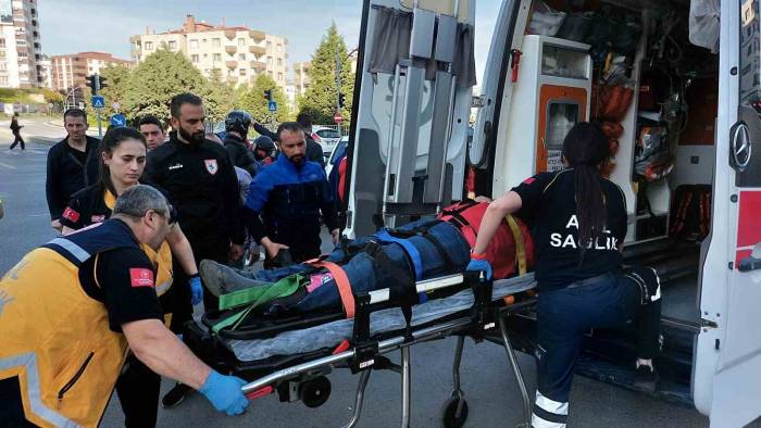 Samsun’da Otomobil İle Motosiklet Çarpıştı:1 Yaralı