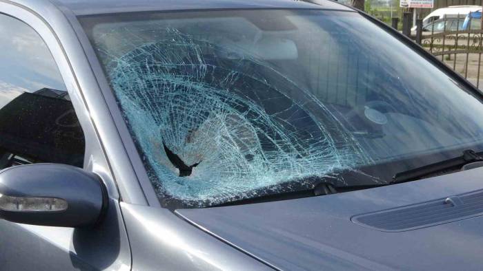Yaya Geçidinde Otomobil Bisiklete Çarptı: 1 Yaralı