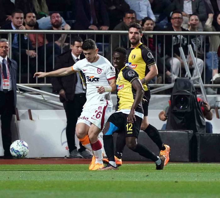 Spor Toto Süper Lig: İstanbulspor: 0 - Galatasaray: 2 (maç Sonucu)