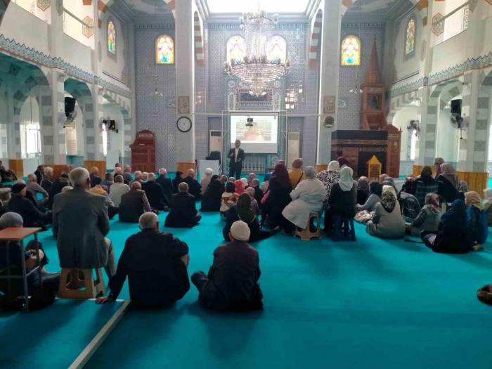 Aydın’da Hac Eğitim Seminerleri Devam Ediyor