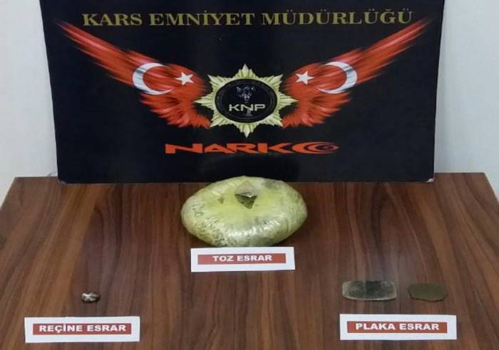 Kars’ta Uyuşturucu, Narkotik Köpeği Daxo’ya Takıldı