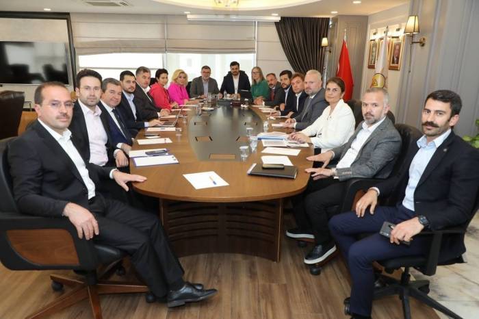 Ak Parti İzmir’de 28 Mayıs Zirvesi