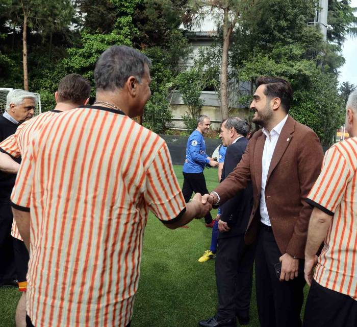 Galatasaray Veteranları İle Azerbaycanlı Spor Yazarları Dostluk Maçında Karşılaştı