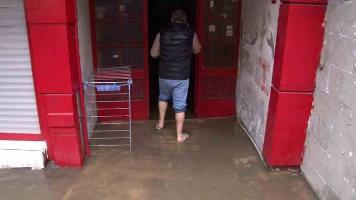 Küçükçekmece’de Yağış Etkili Oluyor