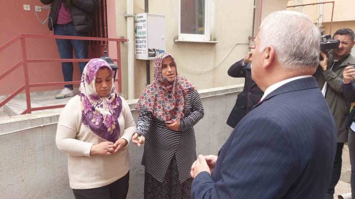 Depremzedeler Kaldıkları Otellerde Kalmaya Devam Edecek: Parasını Devlet Ödeyecek