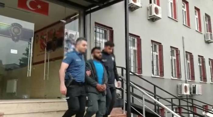 İstanbul’da Bisikletle Minibüsten Matkap Çalan Hırsız Yakalandı