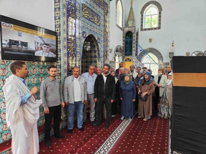 Burhaniye’de Hacı Adayları Seminere Katıldı
