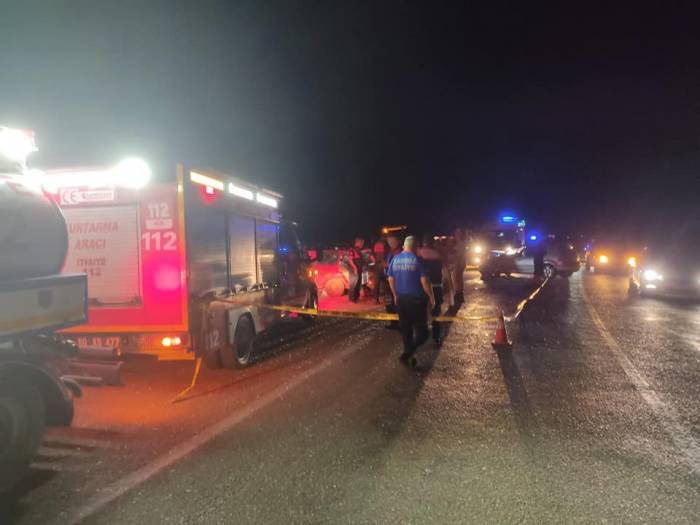 Osmaniye’de İki Otomobil Kafa Kafaya Çarpıştı: 1 Ölü, 1 Yaralı