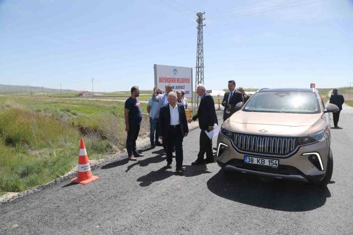 Başkan Büyükkılıç’tan Akmescit’e 7 Milyon Tl’lik Asfalt Yatırımı