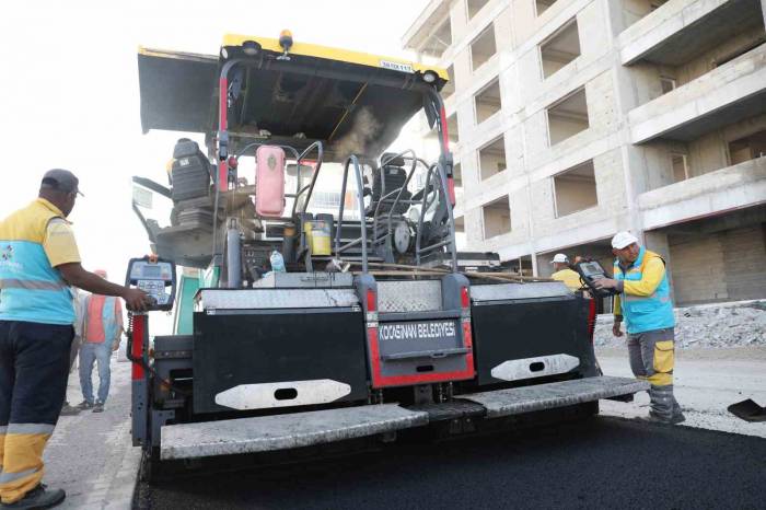 Kocasinan’da Sezonun İlk Asfaltı Döküldü