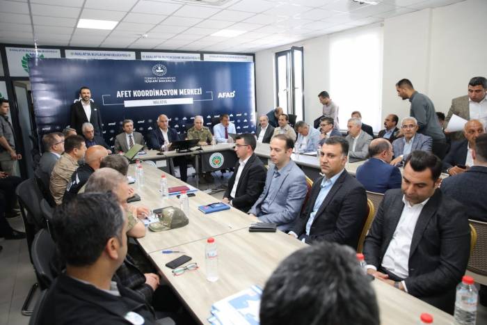 Bakan Ersoy, Malatya’da İstişarelerde Bulundu