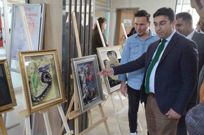 Muş’ta Yılsonu Sergisi