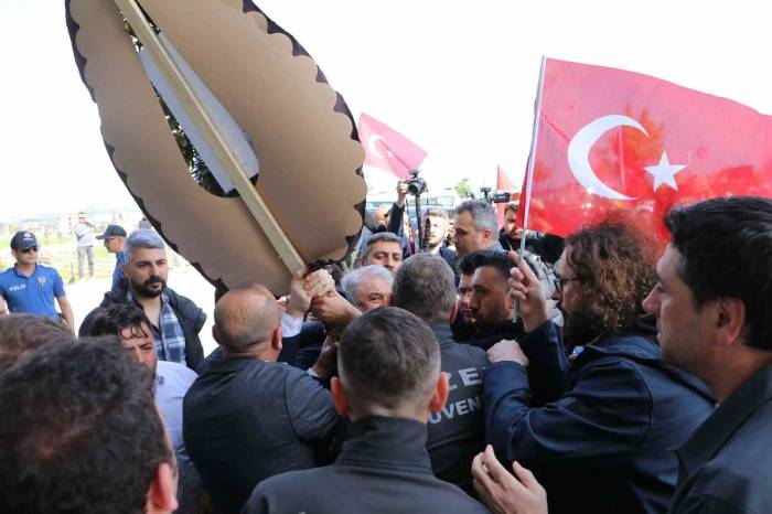 Stk Temsilcileri, Tekirdağ Büyükşehir Belediye Başkanı’nı İstifaya Davet Etti