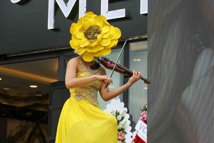 Türkiye’nin En Büyük Erkek Güzellik Merkezi Oktay Kaynarca’nın Katılımı İle Hizmete Açıldı