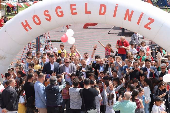 Yalova Belediyesi’nden Seyrantepe’ye 800 Metrekare Oyun Parkı