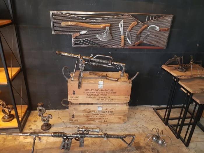 Müze Değil, Soğuk Demirci Dükkanı