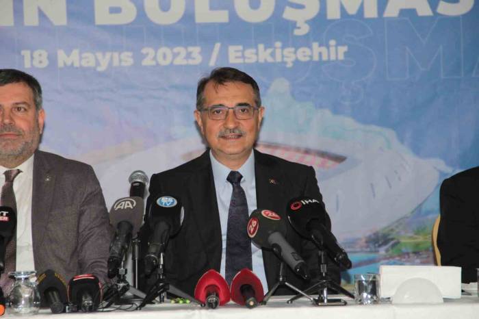 Bakan Dönmez’den Depremzedelere Hakaret Edenlere Ağır Sözler