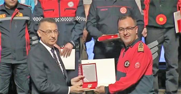 36 Canı Kurtaran Denizli Büyükşehir İtfaiyesine Devlet Üstün Fedakarlık Madalyası