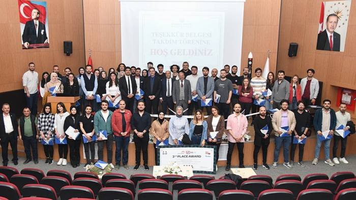 Rektör Çakmak Başarılı Öğrencilerle Bir Araya Geldi