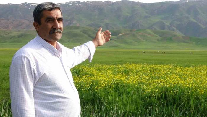 Yüksekova’ya Gelen Leyleklere Türkülü Karşılama