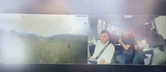 Manisa’da 12 Kişinin Yaralandığı Kaza Anı Araç Kamerasına Yansıdı