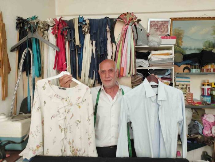 Mardin’de 11 Yaşında Açtığı Terzi Dükkanında 53 Yıldır Kıyafet Dikiyor