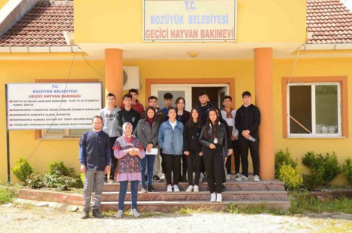 Öğrencilerden Barınağa Ziyaret