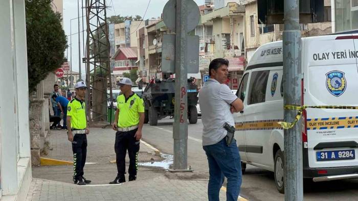 Silahlı, Bıçaklı, Sopalı Kavga Kamerada: 4 Yaralı
