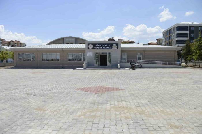 Siber Isparta Gençlik Merkezi Teknolojide Donanımlı Gençler Yetiştirecek