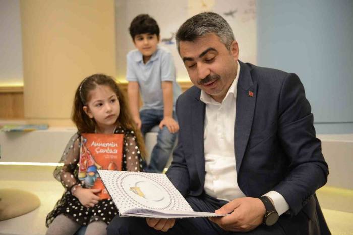 Mimar Sinan Çocuk Kütüphanesi 5 Bin Kitap 700 Oyuncakla Hizmete Açıldı