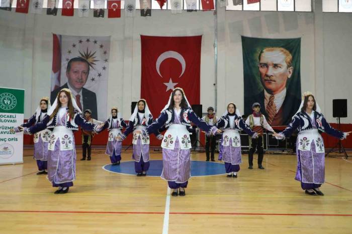 Sahnenin Tozunu Attılar