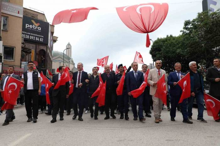 İnegöl’de 19 Mayıs Coşkusu Sokaklara Taştı