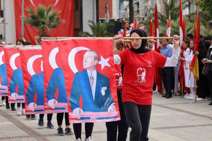 Manisa’nın İlçelerinde 19 Mayıs Coşkusu