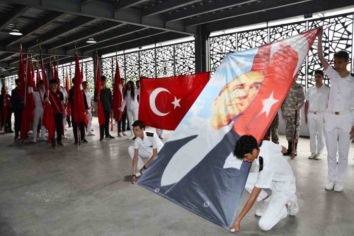 19 Mayıs Altınova’da Coşkuyla Kutlandı