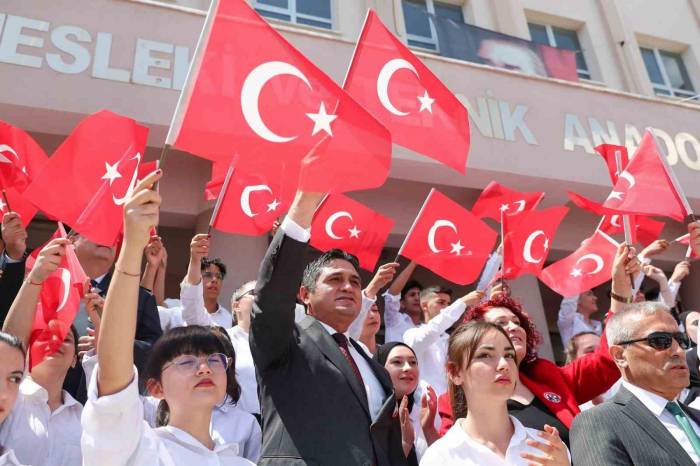 İzmir’in İlçelerinde 19 Mayıs Coşkusu