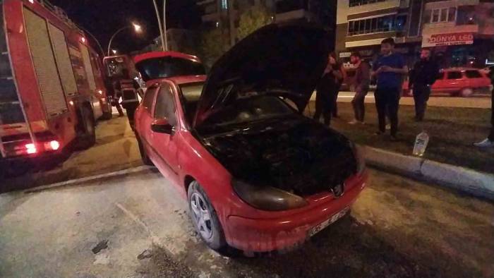 Seyir Halindeki Otomobil Alev Aldı