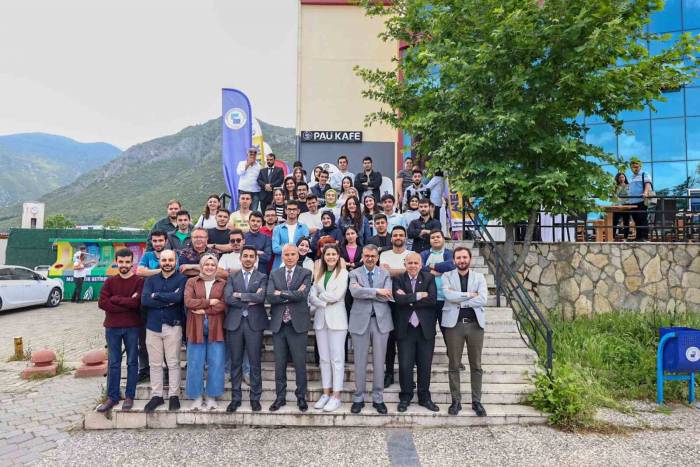 Büyükşehirden Üniversite-şehir Bütünleşmesine Büyük Katkı